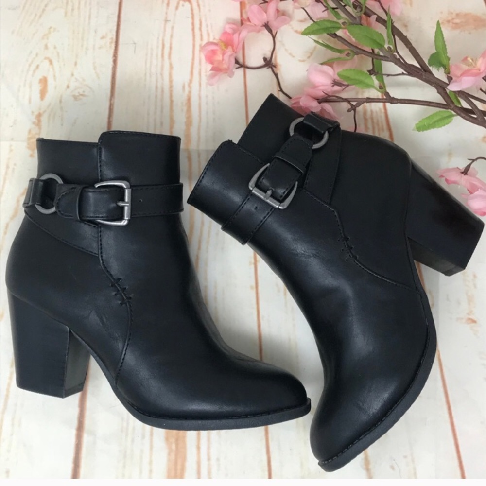 Adorable vintage booties